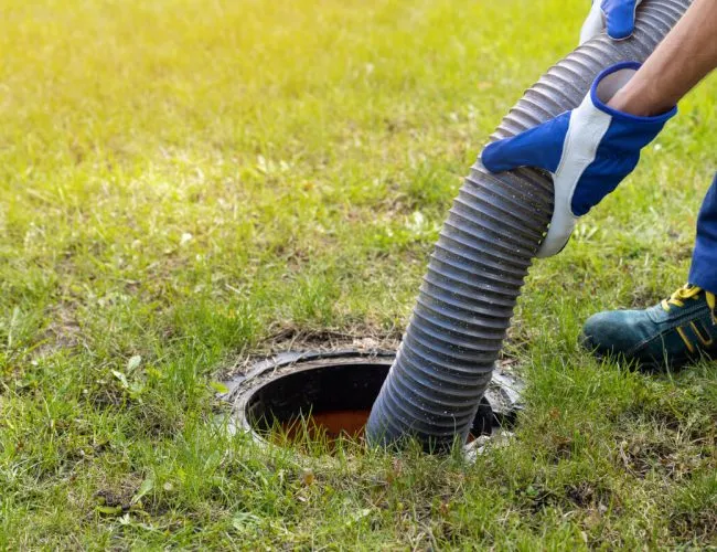 Kanes Drains - Unblocking a drain in a field